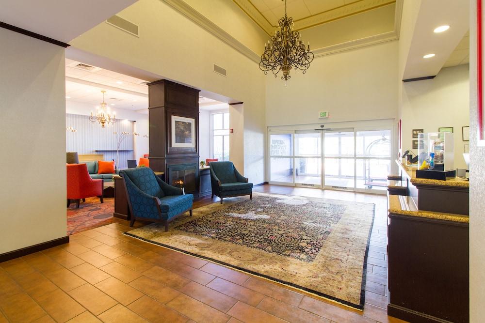 Hampton Inn & Suites Huntsville Hampton Cove Exterior photo