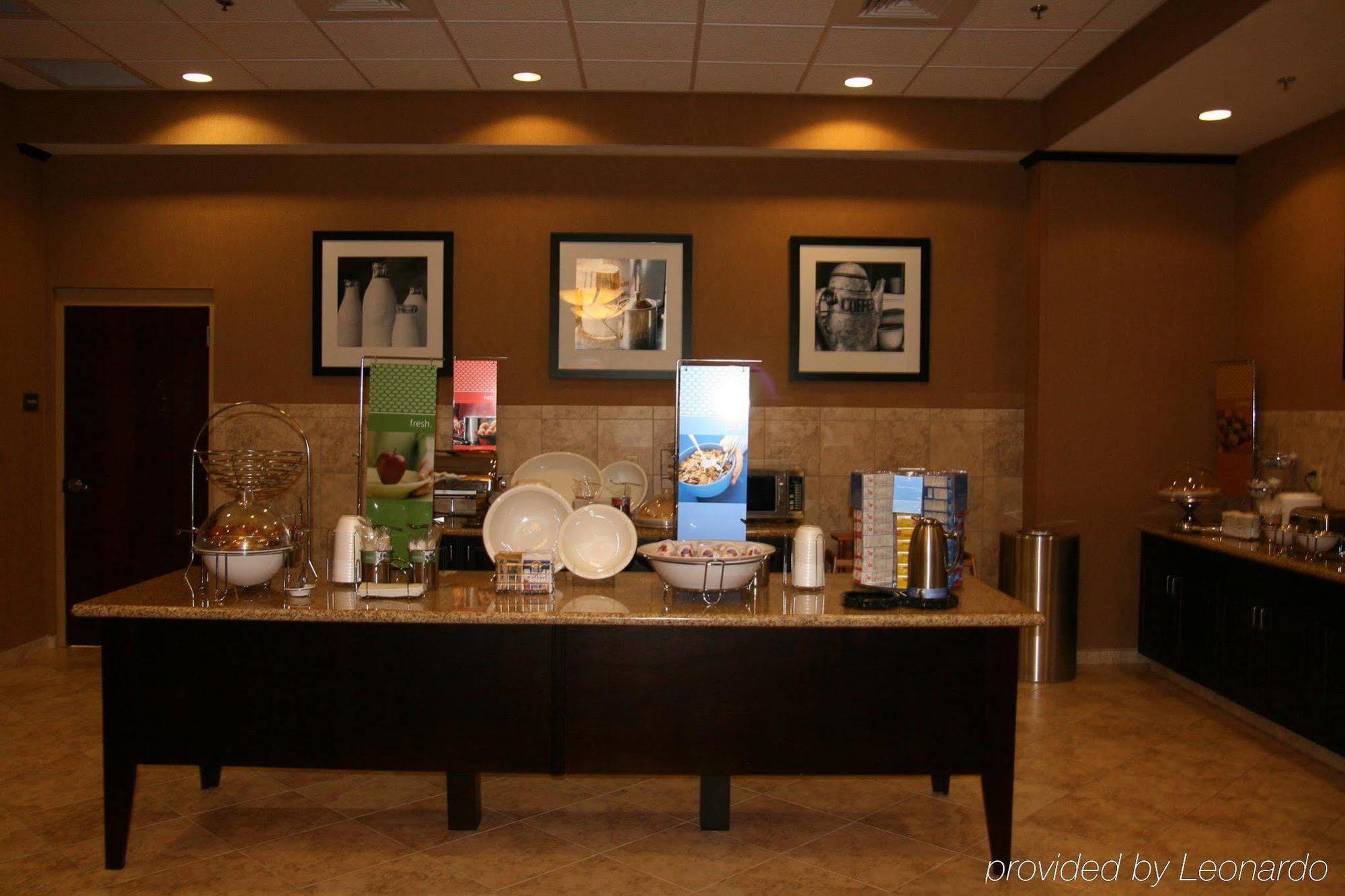 Hampton Inn & Suites Huntsville Hampton Cove Restaurant photo