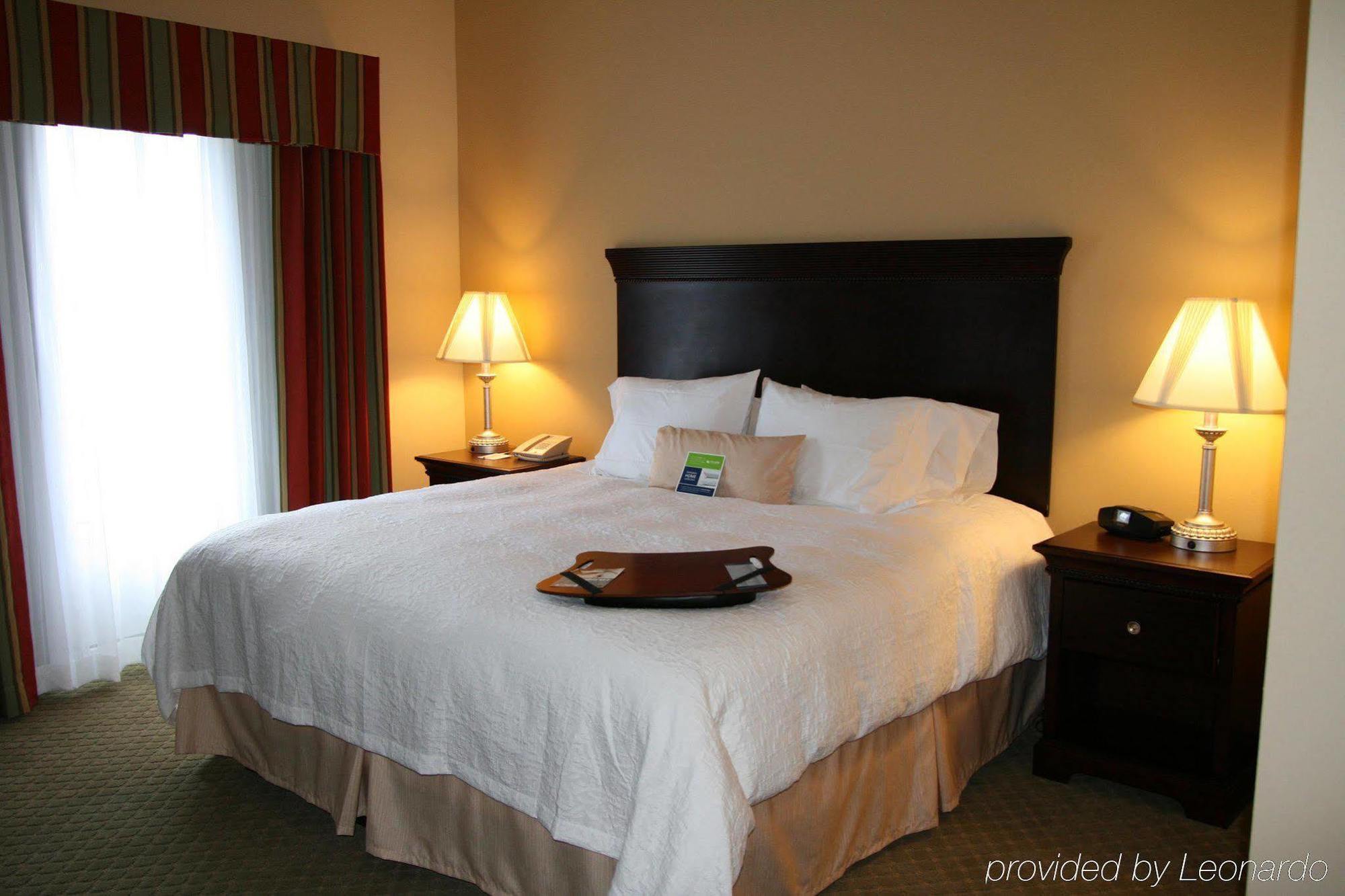 Hampton Inn & Suites Huntsville Hampton Cove Room photo